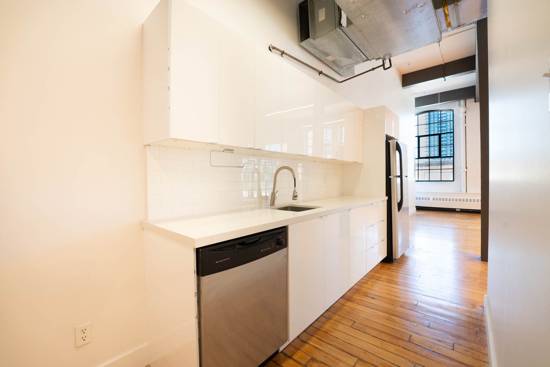 Unit 102A interior, photo 4