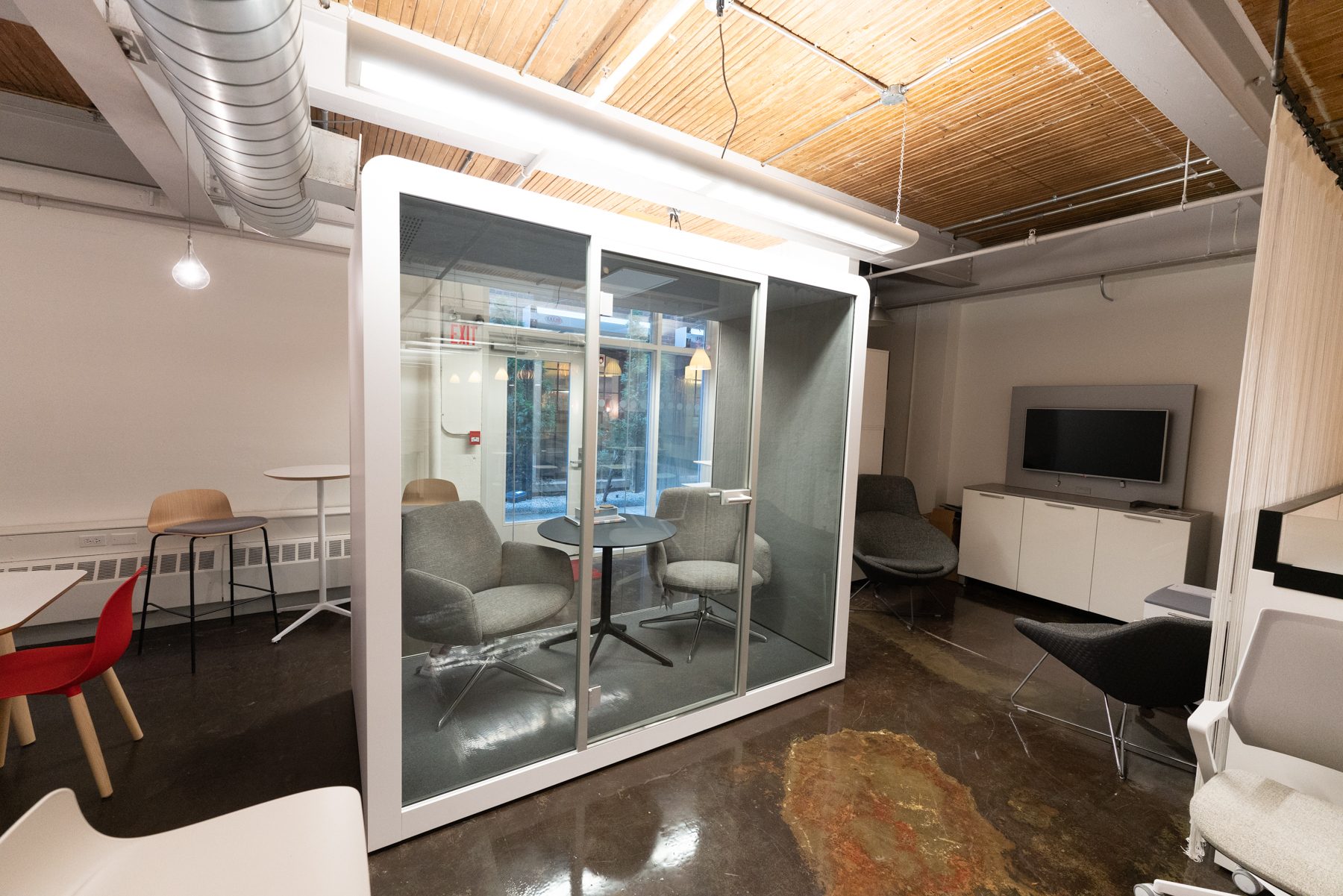 Unit 14C interior, photo 4