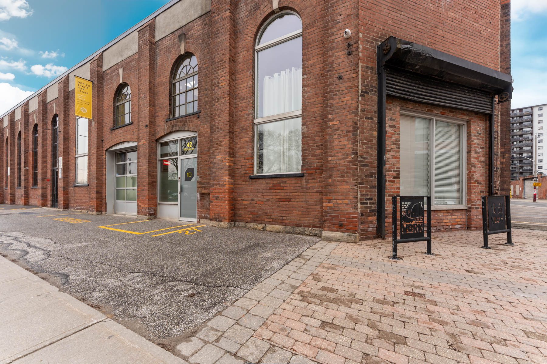 Unit 1D interior, photo 8