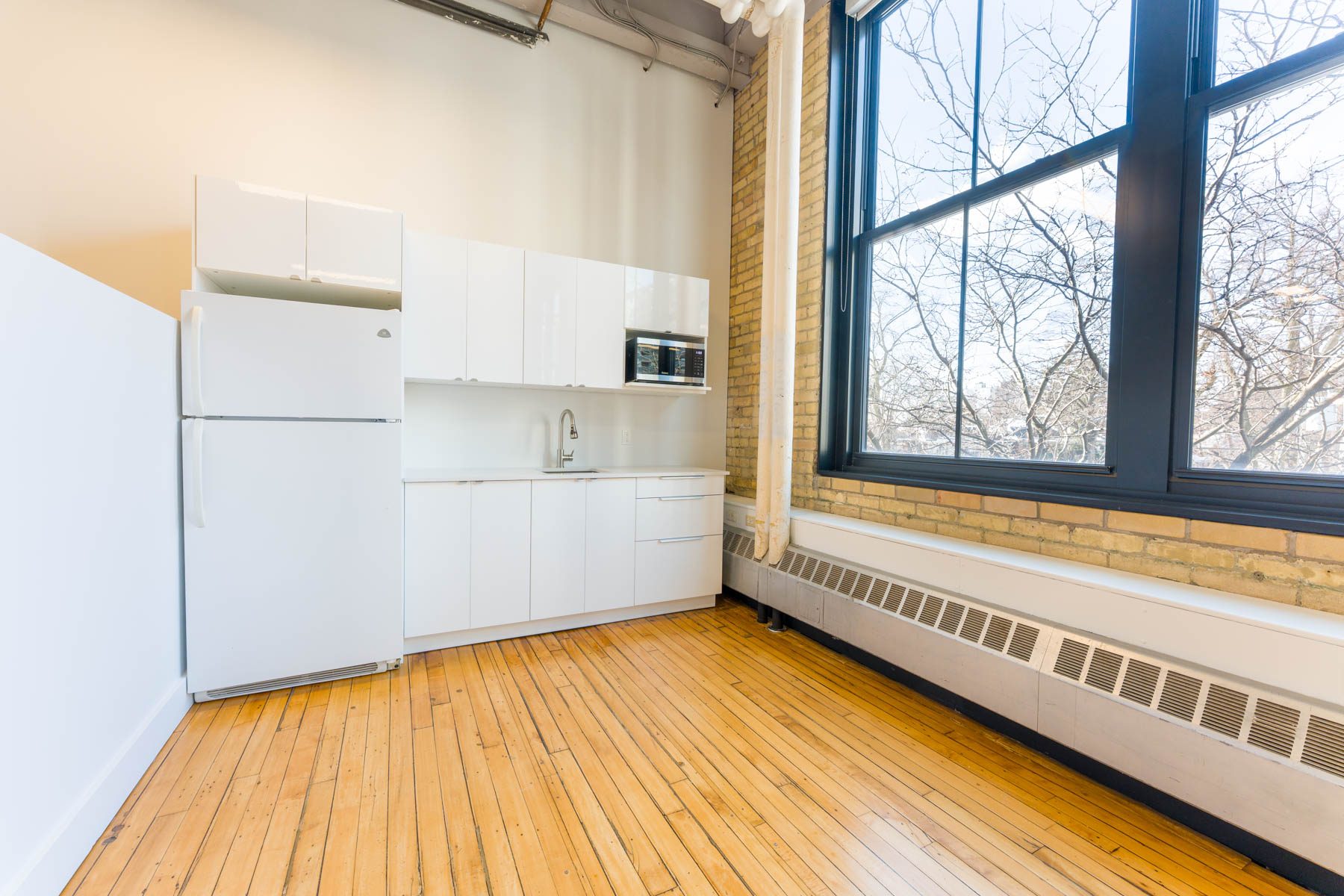 Unit 206B interior, photo 2