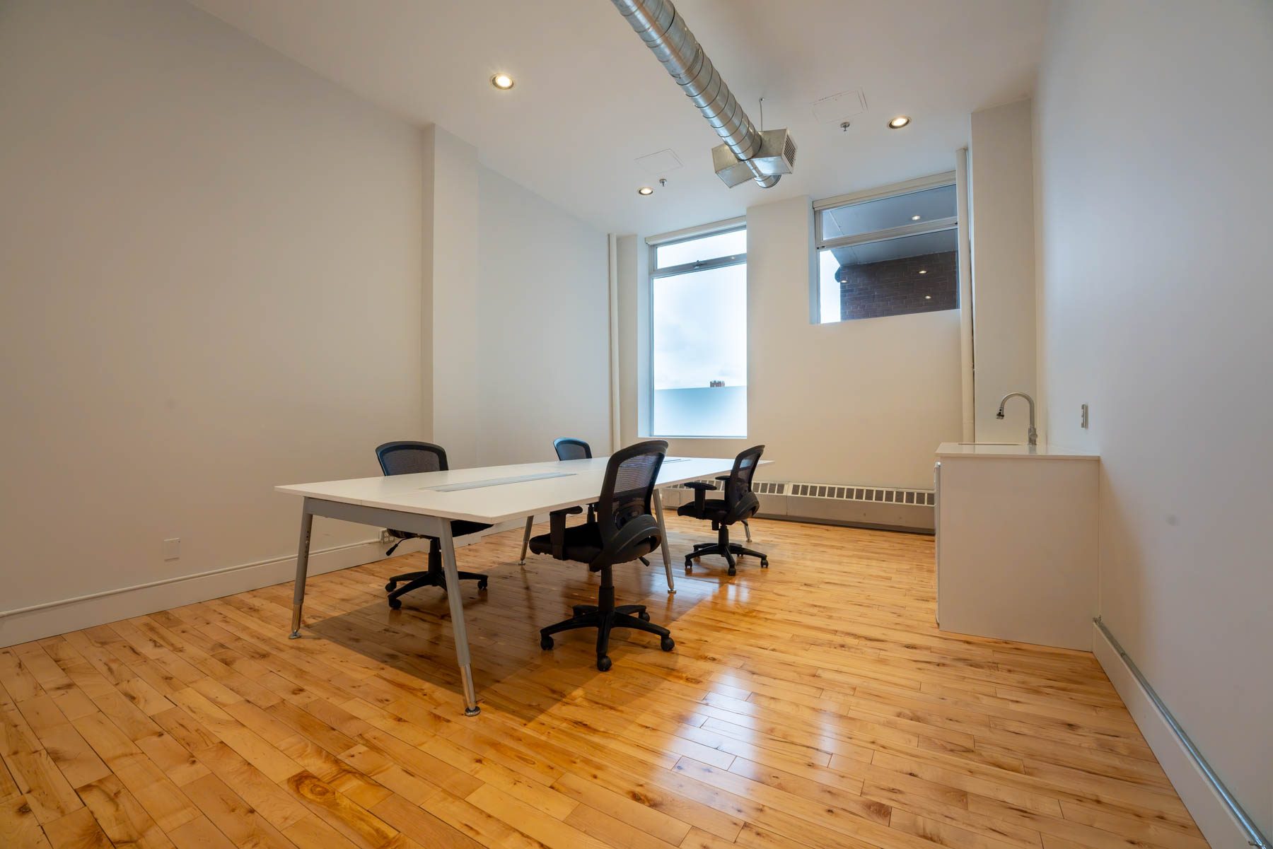 Unit 211B interior, photo 5