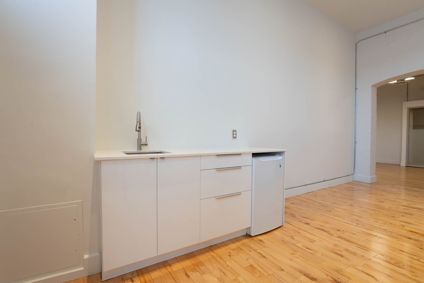 Unit 211B interior, photo 6