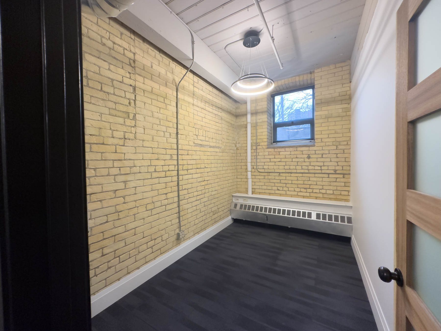 Unit 2A interior, photo 4
