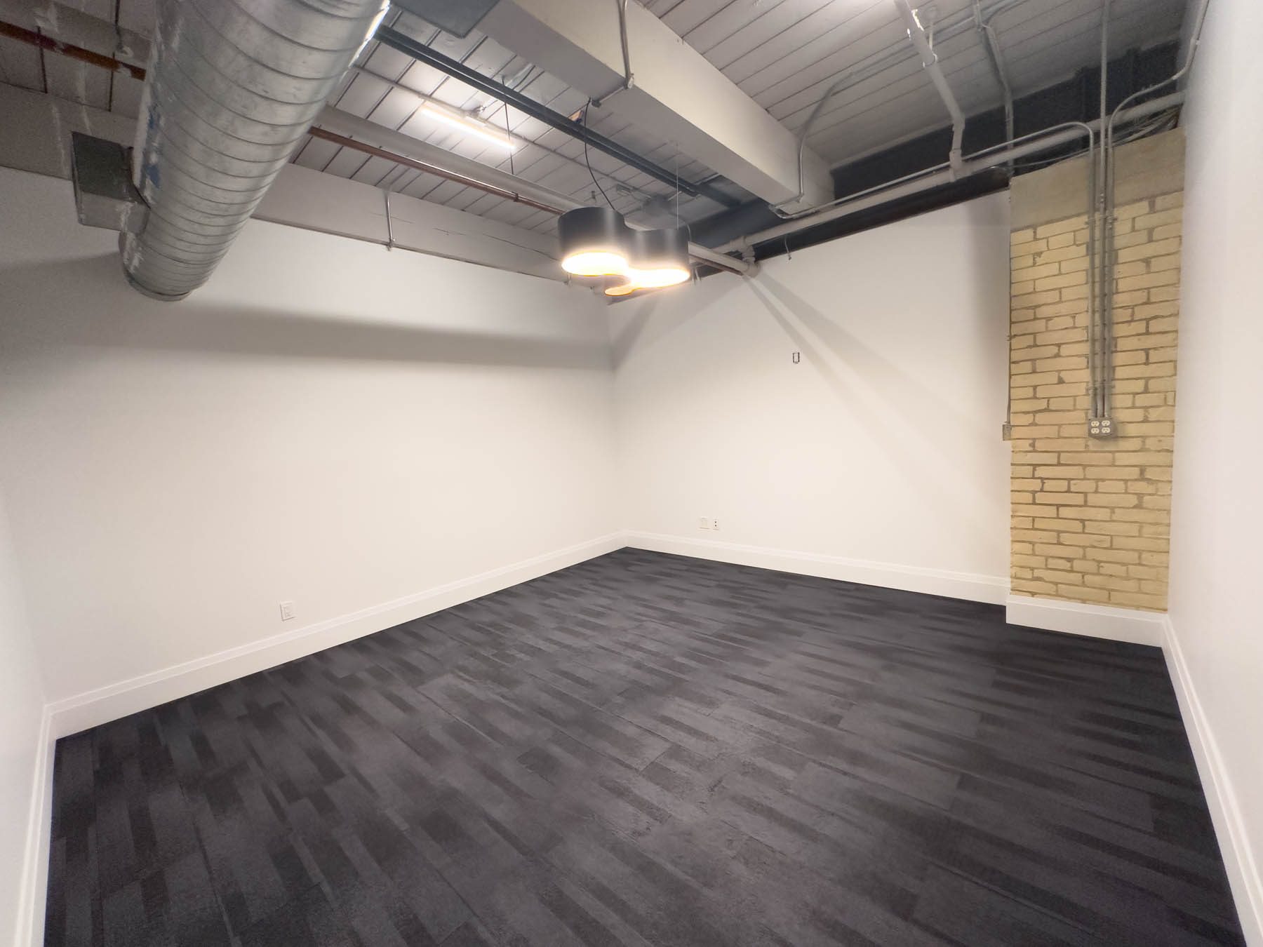 Unit 2A interior, photo 5