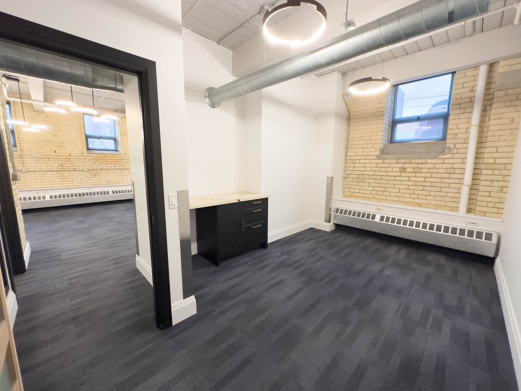 Unit 2A interior, photo 9