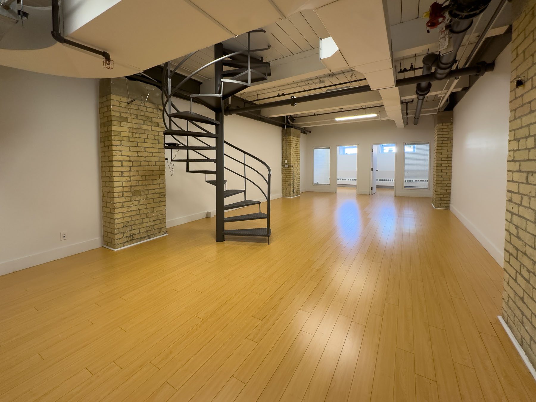Unit 4A interior, photo 2