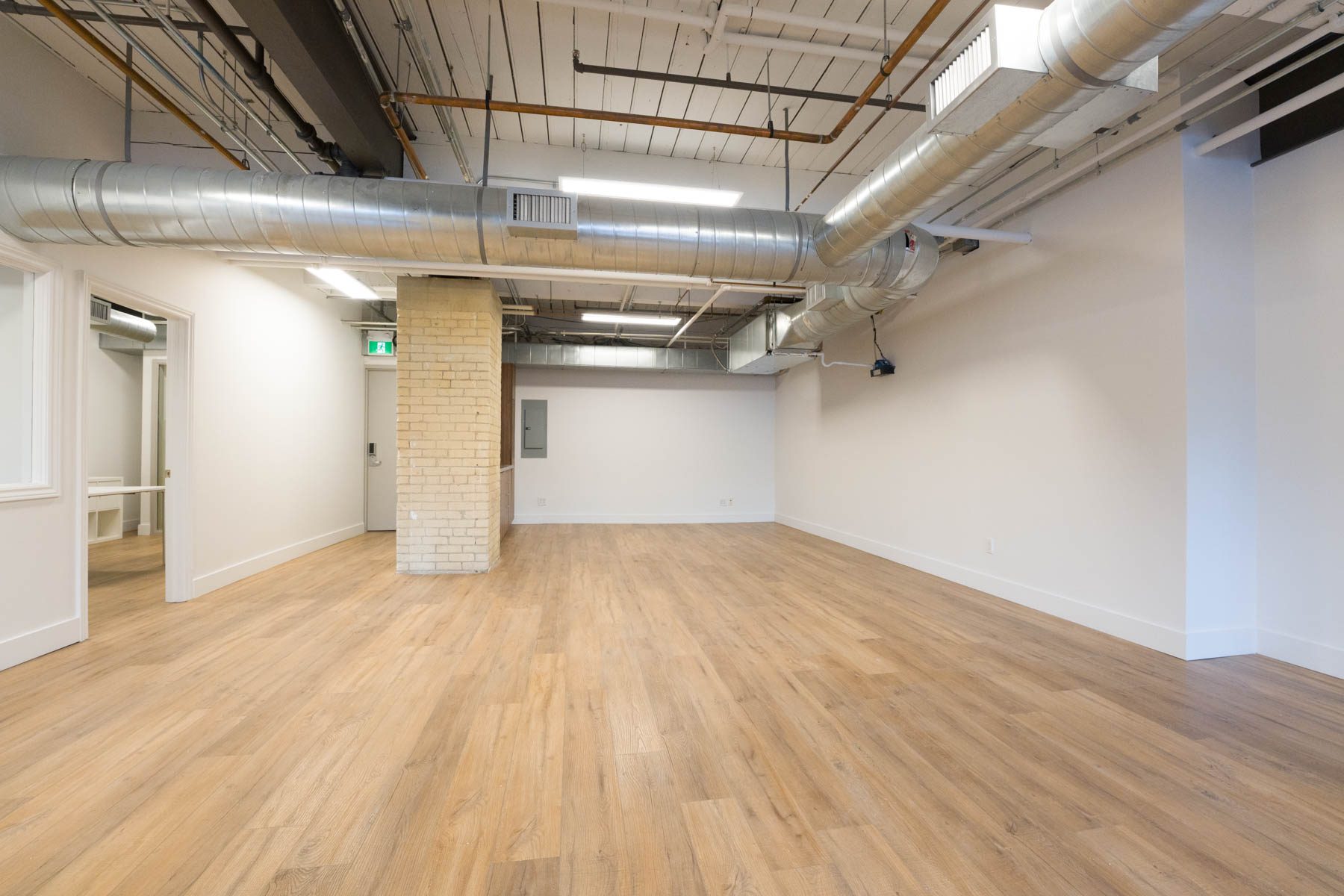 Unit 6A interior, photo 4